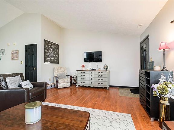 4th image of 3046 River Shore Pl