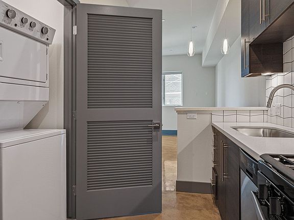 2nd image of 10625 W Tabor St #305