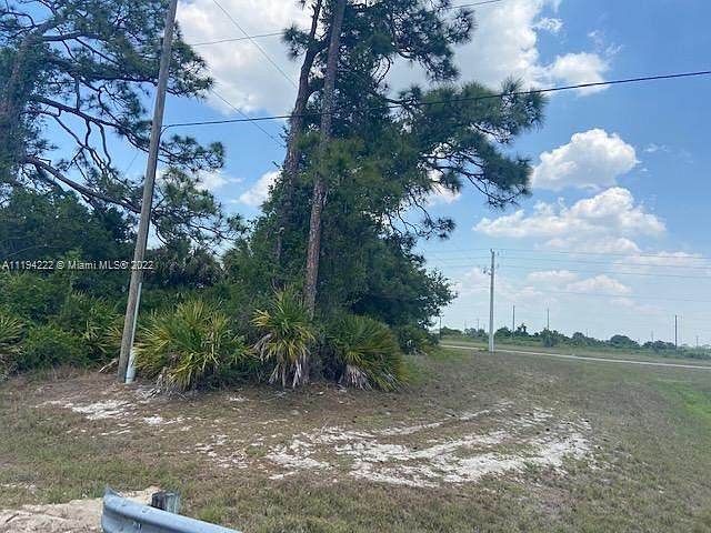 2nd image of 5029 SE Tradewinds Cir