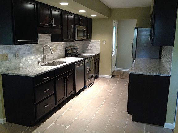 5th image of 2050 Hamlet Dr