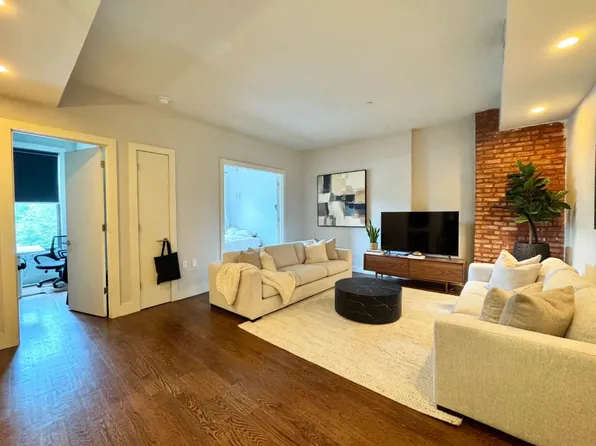 137 Manhattan Ave #R3, Brooklyn, NY 11206