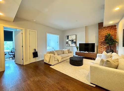 137 Manhattan Ave #3R Photo 1