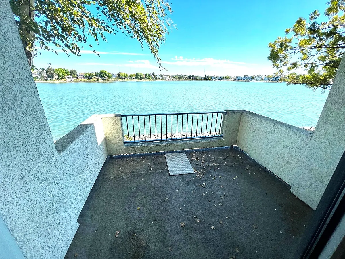 Building Photo - 200 Baltic Cir #202