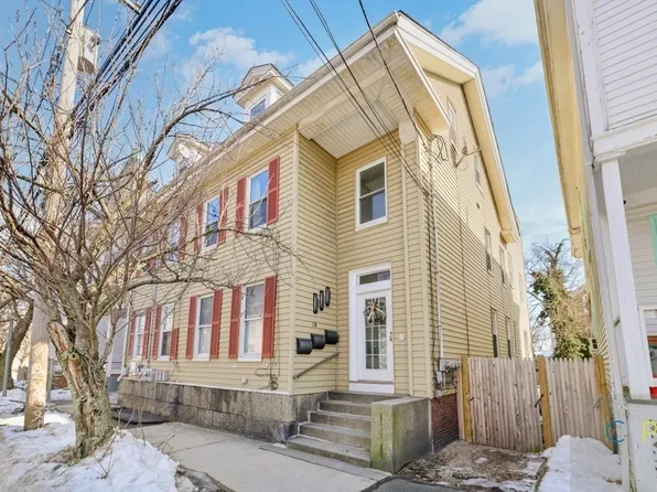 11 1/2 Mason St #2, Salem, MA 01970