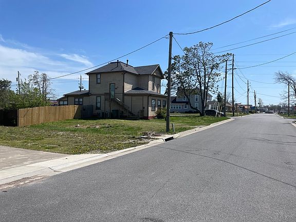 4th image of 305 N 9th St