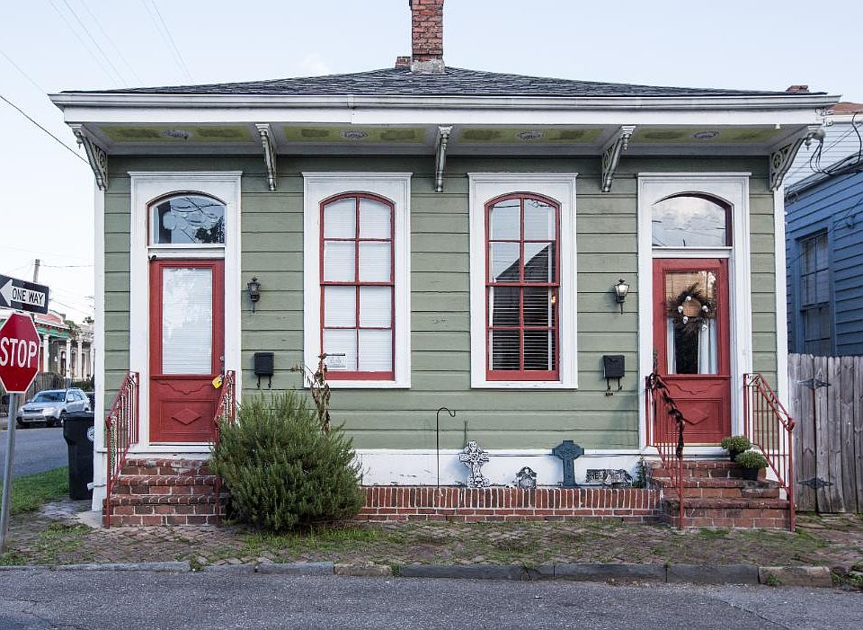 1st image of 2533 Saint Thomas St
