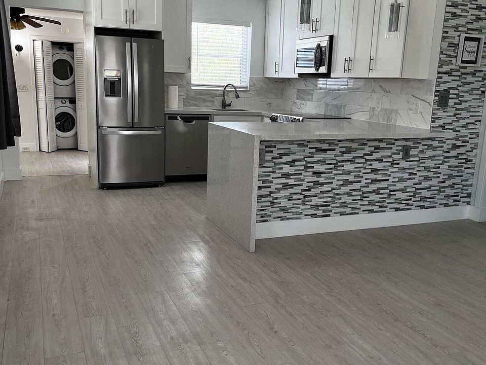 1st image of 135 SE 5th Avenue