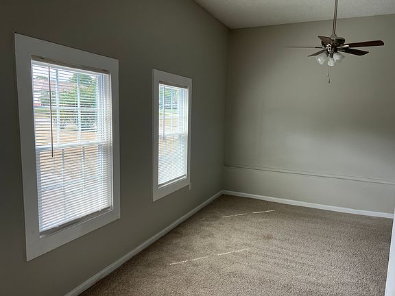 5th image of 135 Hazelwood Dr