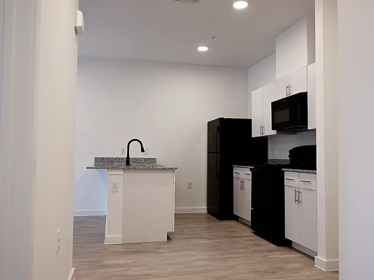 Memorial Apartments — Photo 6