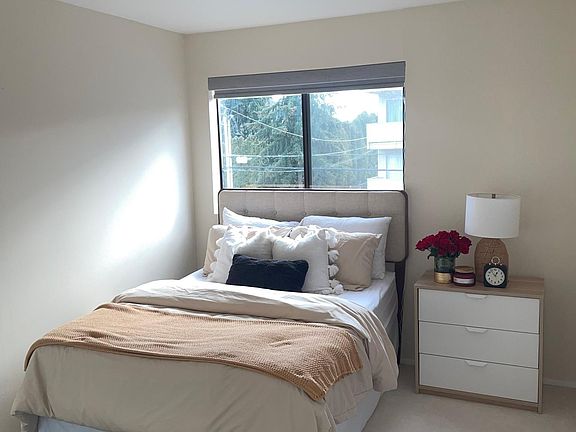 Furnished 2nd bedroom