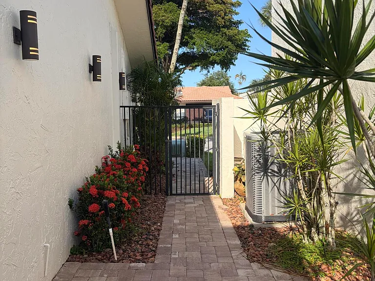 21435 Campo Allegro Dr — Photo 5