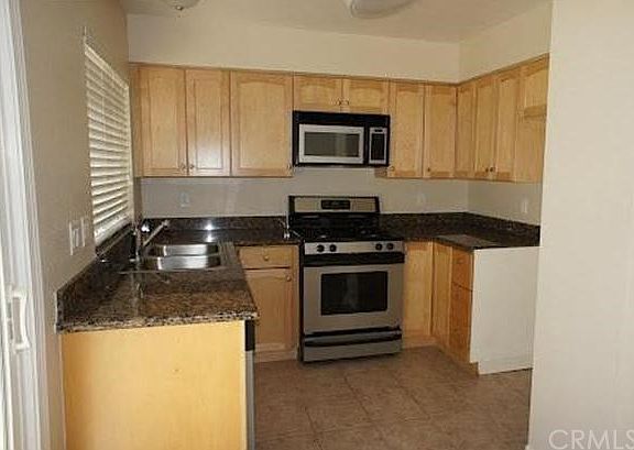2nd image of 1235 E D St Unit 10