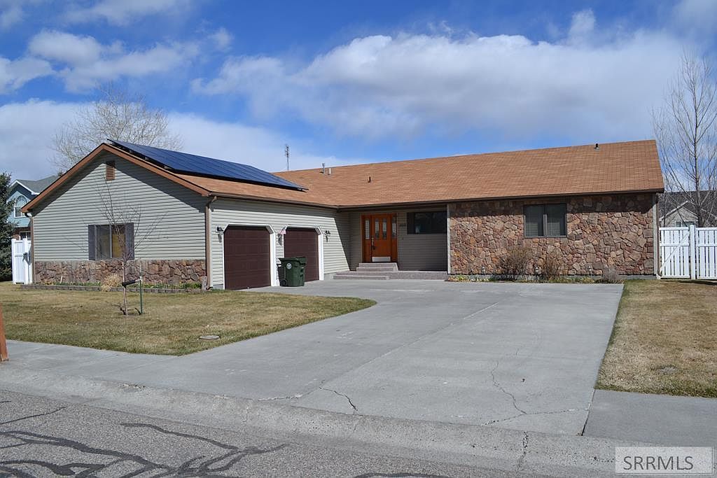 360 Centennial St Blackfoot Id 83221 Zillow