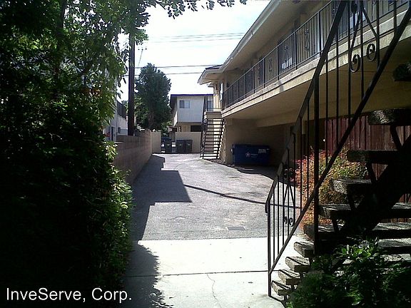 3rd image of 207 N Marguerita Ave APT C