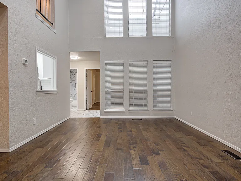 405 Sundance Ln — Photo 12