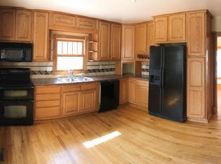 618 W 12th St, Cedar Falls, IA 50613