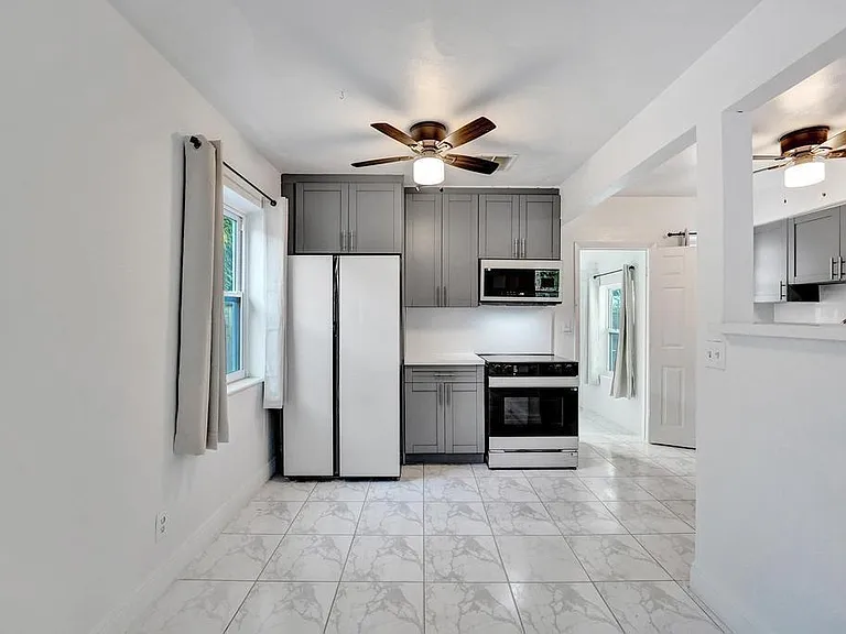 1836 SW 9th Ave — Photo 13