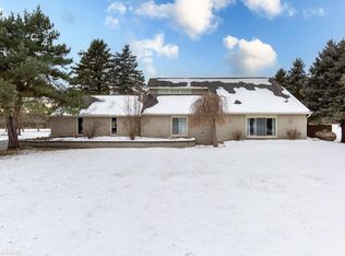 70717 Romeo Plank Rd, Armada, MI 48005