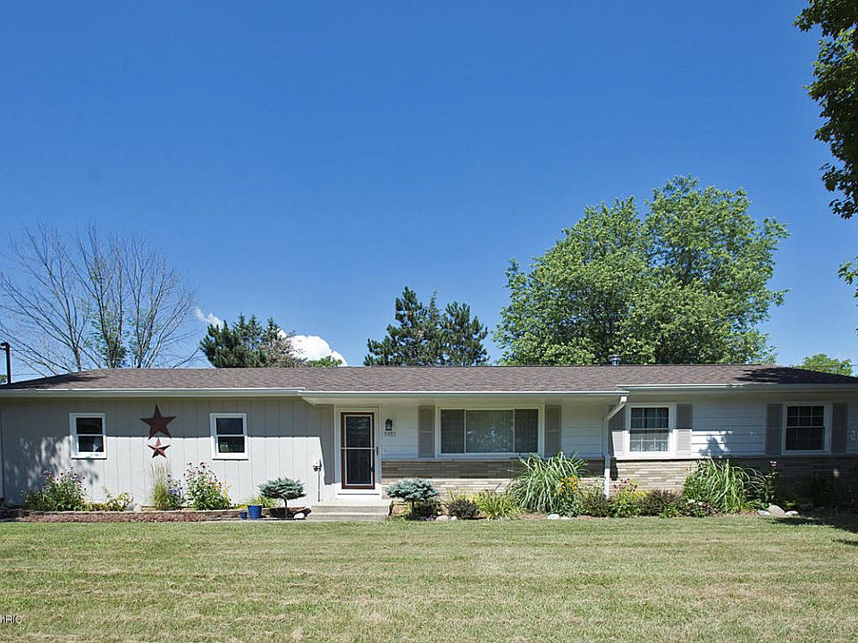 1st image of 9481 Pine Hill Dr
