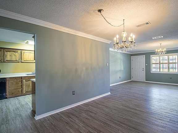 3rd image of 510 Red Oak Dr