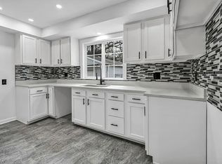 4878 Westbourne Rd, Lyndhurst, OH 44124
