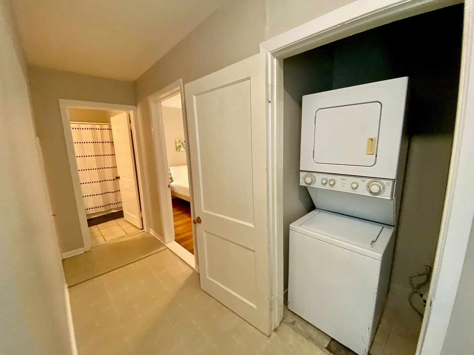 2 bed, 950 sqft, $1,400 — Photo 2