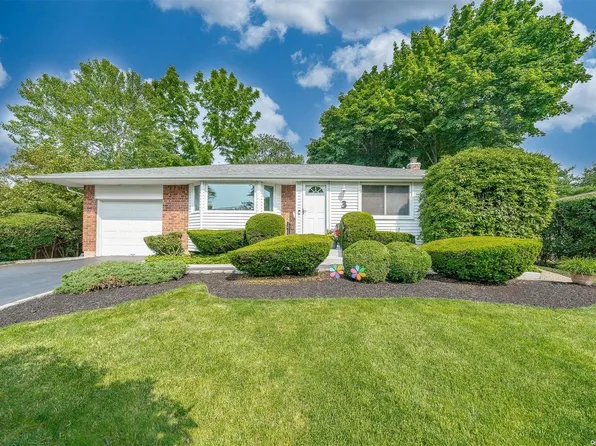 3 Garden Lane, Commack, NY 11725