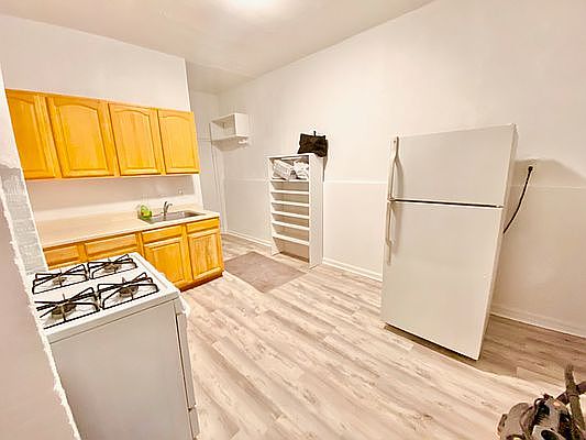 1st image of 12-13 Astoria Blvd #4
