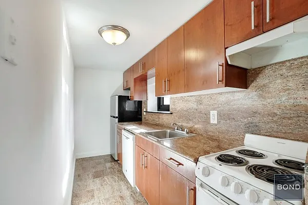 Rented by Bond New York | media 14