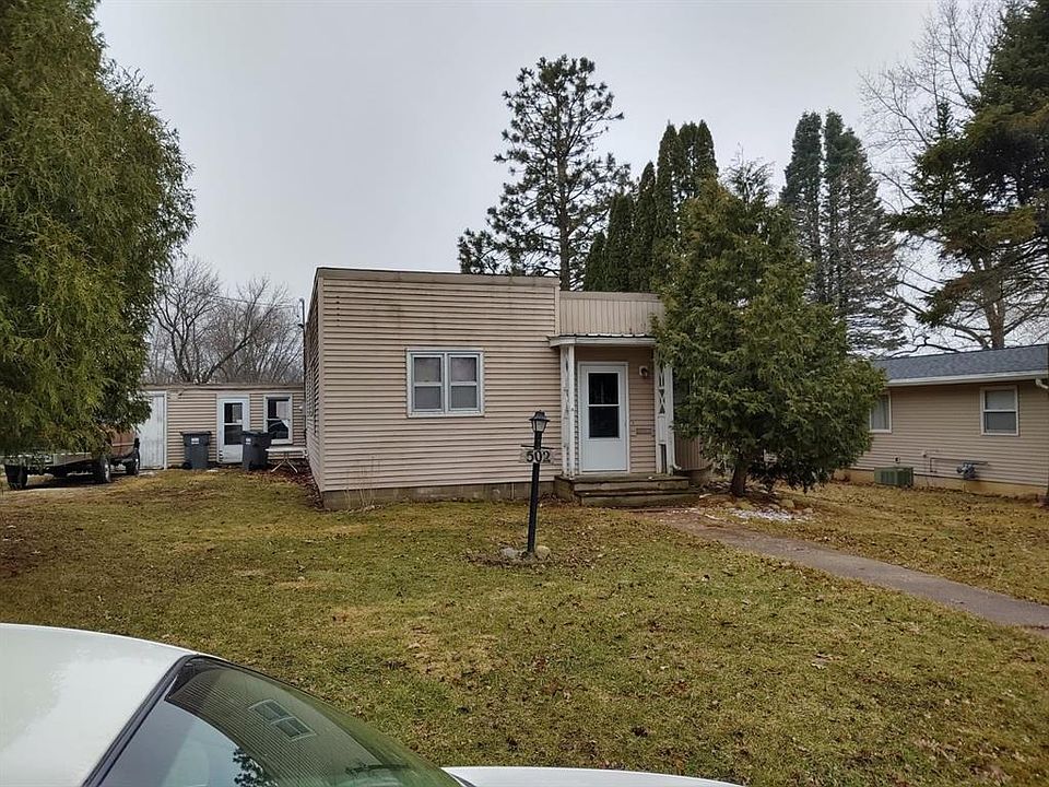 1st image of 502 4th St SE