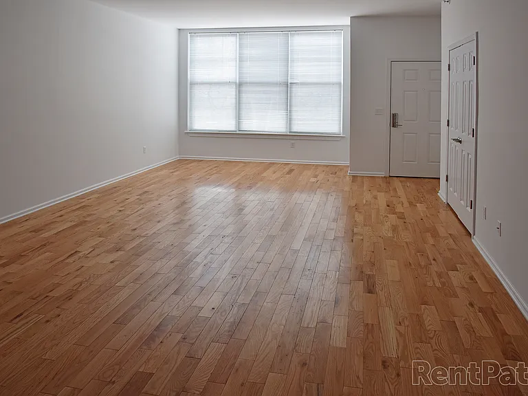 102 Lansdale Ave #V — Photo 7