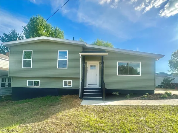 720 57th St, Vienna, WV 26105