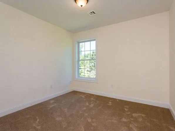 1 Wingate Ln #5, Berwick, ME 03901