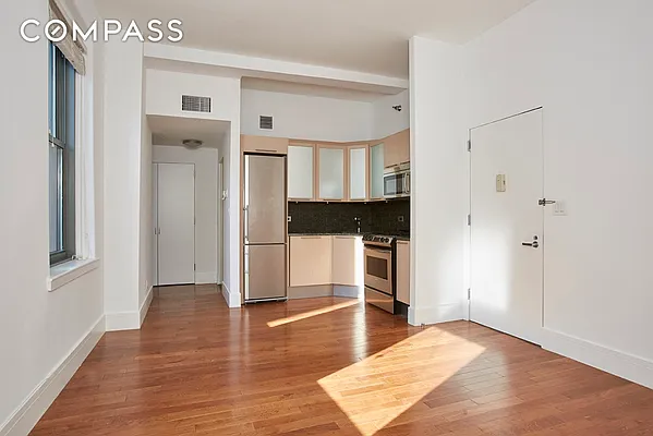 Rented by Compass | media 25