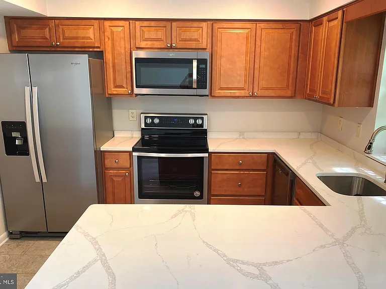 16 Castlehill Ct — Photo 9