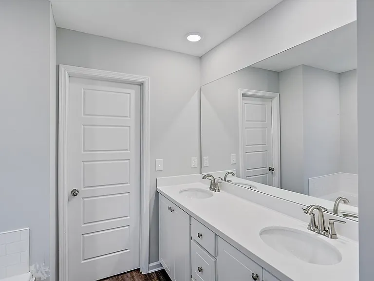 606 Diamond Way — Photo 5
