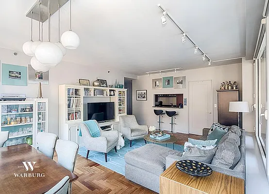 Sold by Warburg | media 2