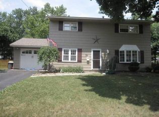 37 Raleigh Rd, Kendall Park, NJ 08824