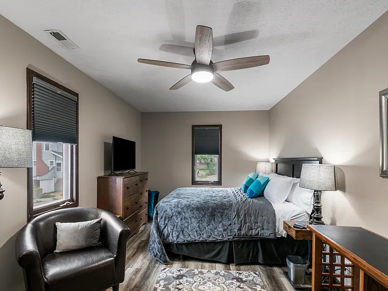 5008 NW Radial Hwy #2 — Photo 42