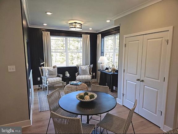 4th image of 5210 Newport Cir