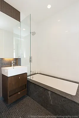 Rented by Luminous Realty | media 49