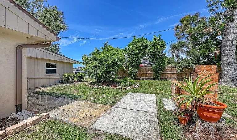 2551 Waneta Dr — Photo 35