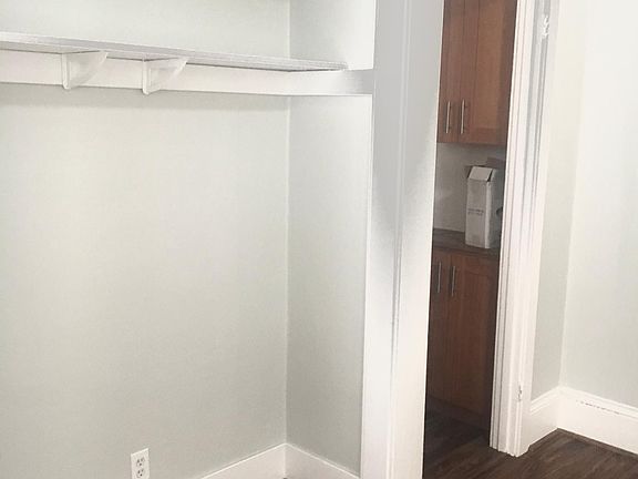 3rd image of 945 Pine St #6