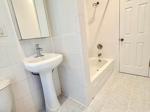 4th image of 1683 1st Ave APT 2F