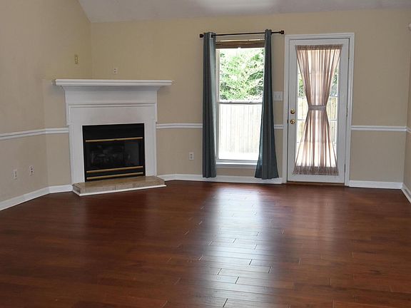 4th image of 202 Applecross Dr
