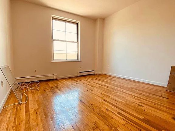 3rd image of 3405 Riverdale Ave #2