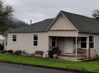 238 NE Johnson St, Myrtle Creek, OR 97457