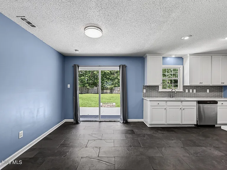 509 Redwood Pl — Photo 6
