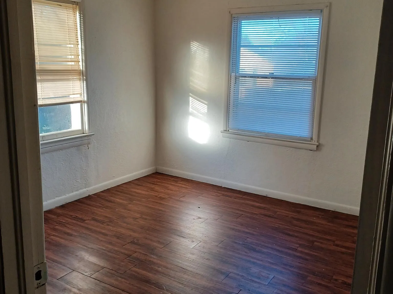 2 bed, 999 sqft, $700 — Photo 4