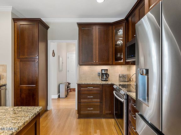 3rd image of 4708 Archer Dr